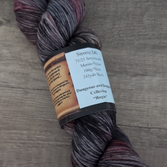 Dungeons and Dragons Yarn Skein - Picture 2 of 4